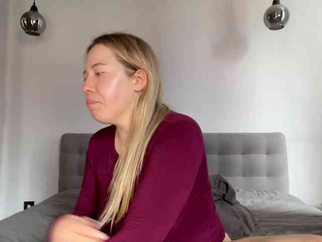 AlyraSun webcam