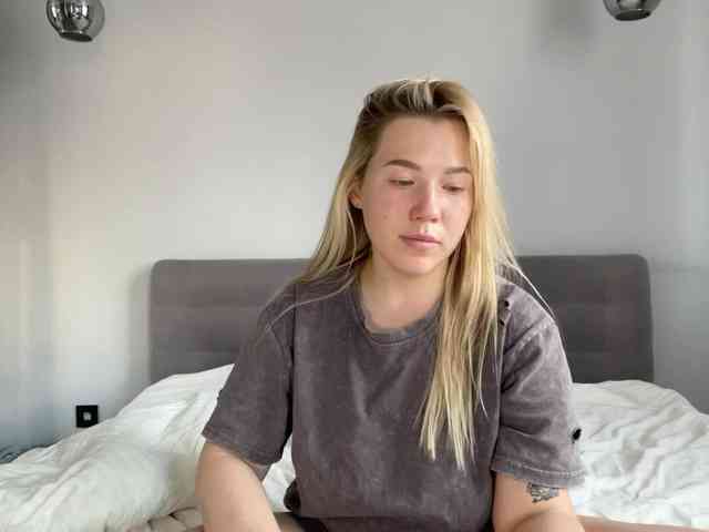 AlyraSun webcam