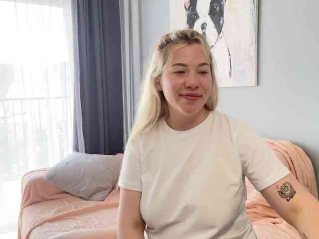 AlyraSun webcam