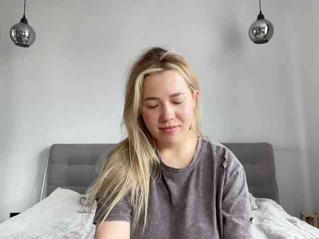 AlyraSun Live Webcam on BongaCams