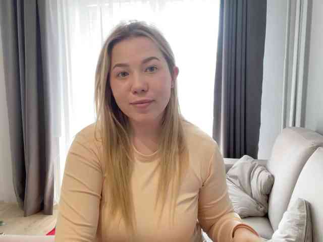 AlyraSun webcam