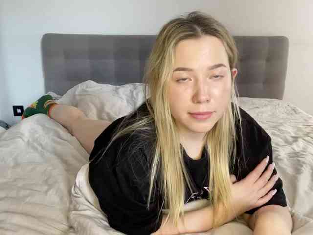 AlyraSun webcam
