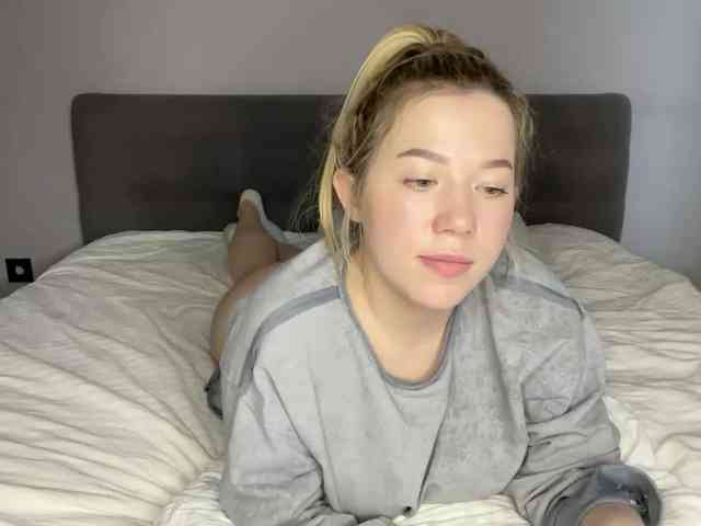 AlyraSun webcam