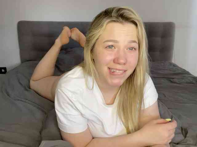AlyraSun webcam
