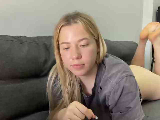 AlyraSun webcam