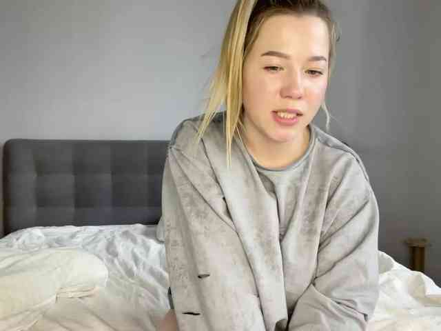 AlyraSun webcam