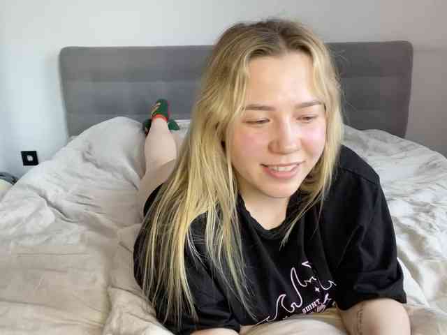 AlyraSun webcam