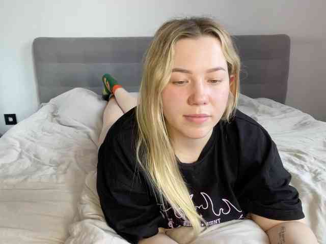 AlyraSun webcam