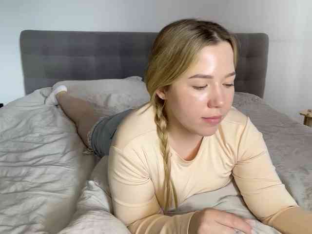 AlyraSun webcam