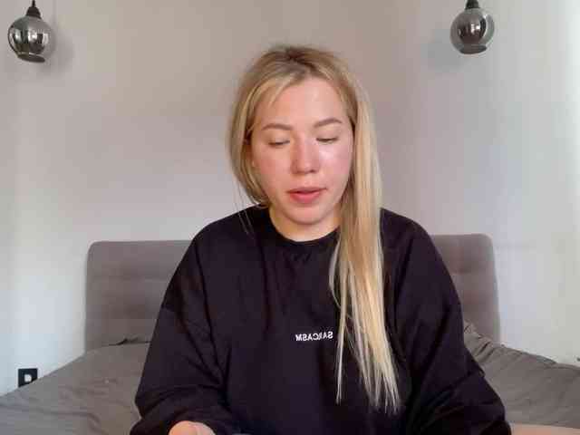AlyraSun webcam