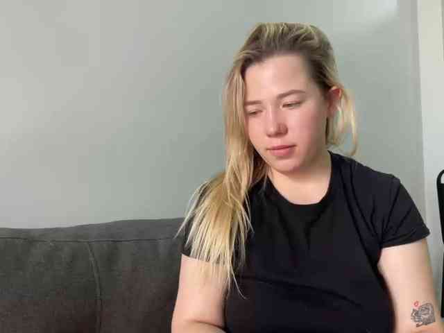 AlyraSun webcam