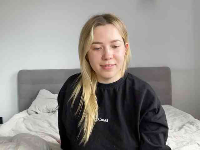 AlyraSun webcam
