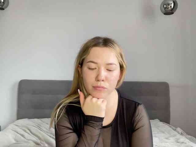 AlyraSun webcam