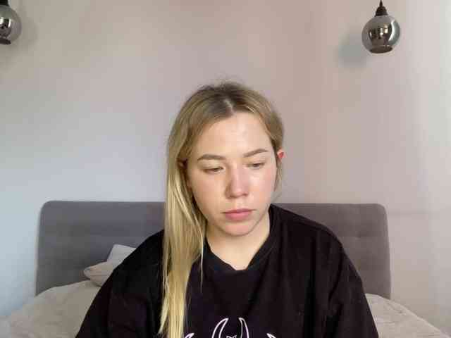 AlyraSun webcam