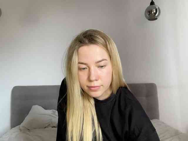 AlyraSun webcam
