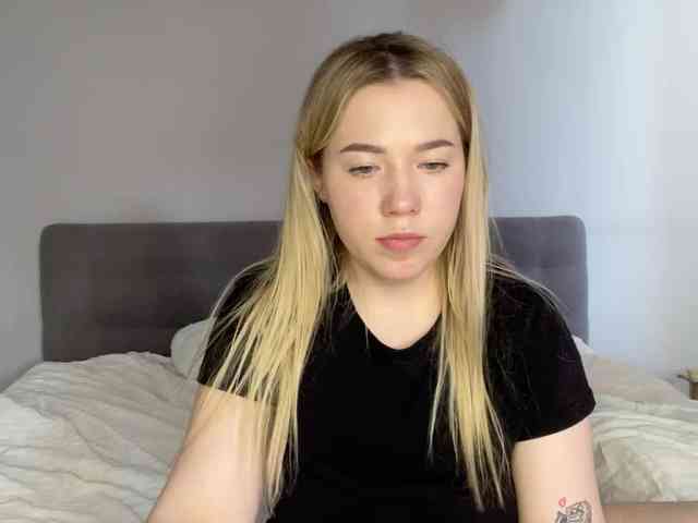 AlyraSun webcam