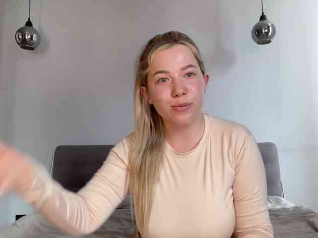 AlyraSun webcam