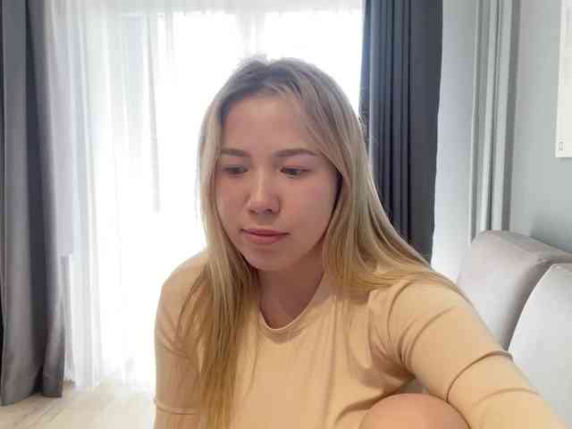 AlyraSun webcam