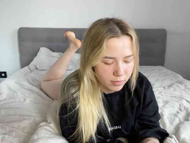 AlyraSun webcam