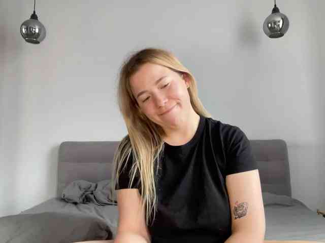 AlyraSun webcam