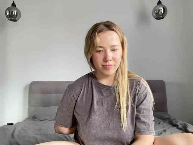 AlyraSun webcam