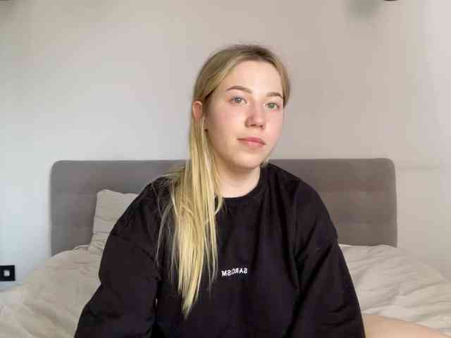 AlyraSun webcam