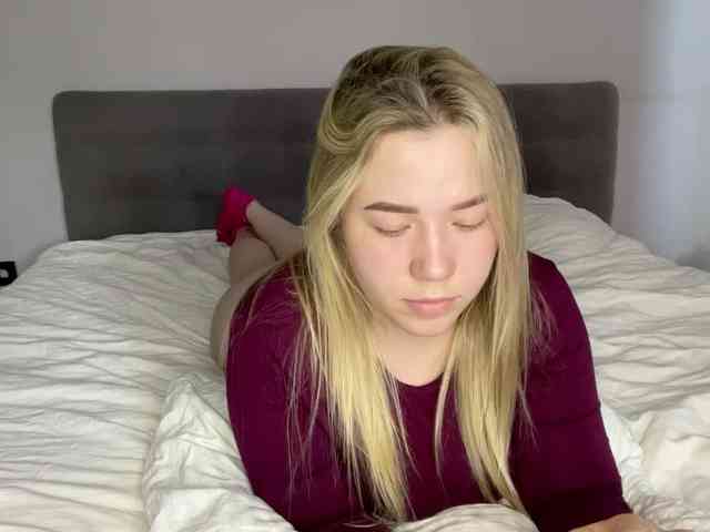 AlyraSun webcam