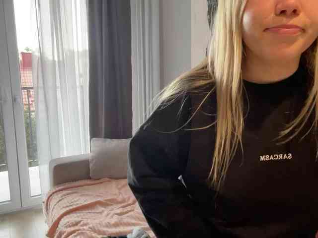 AlyraSun webcam