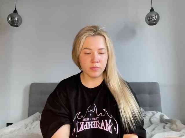AlyraSun webcam