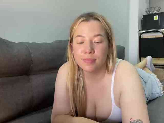 AlyraSun webcam