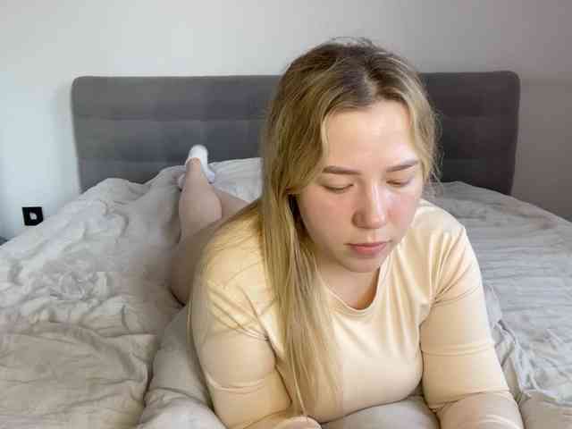 AlyraSun webcam