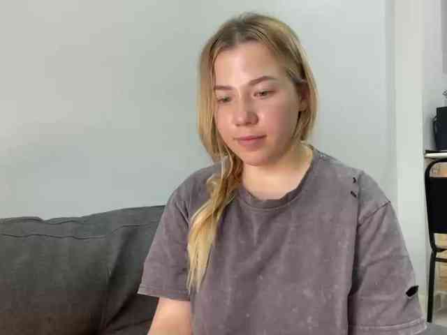 AlyraSun webcam