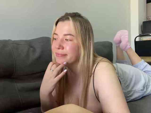 AlyraSun webcam