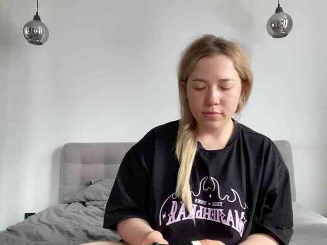 AlyraSun webcam