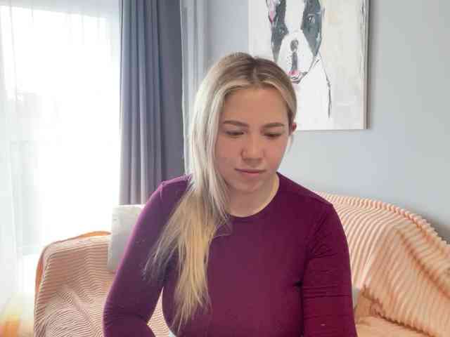 AlyraSun webcam
