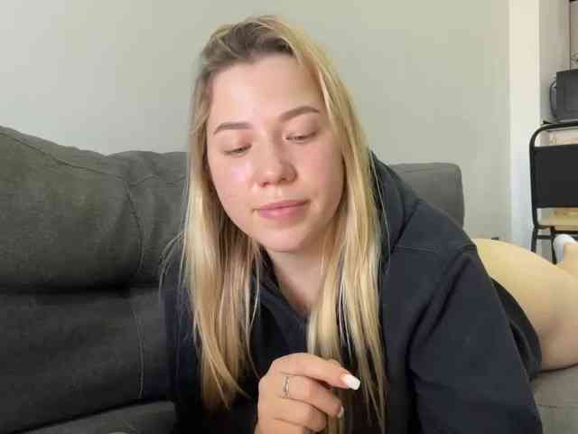 AlyraSun webcam