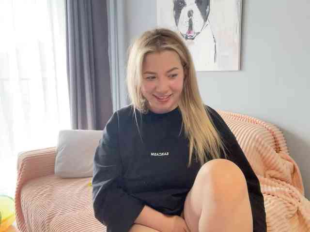 AlyraSun webcam