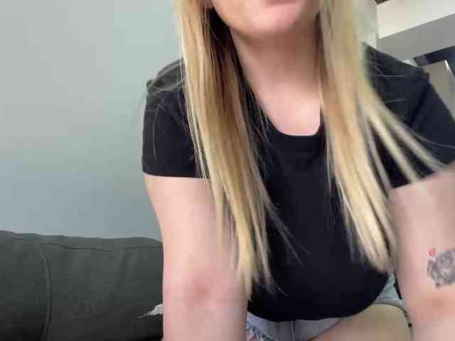 AlyraSun webcam