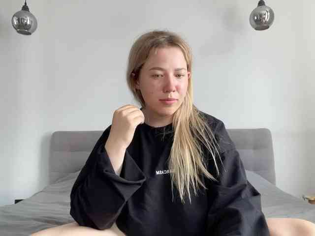 AlyraSun webcam