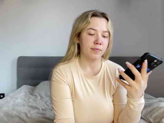 AlyraSun webcam
