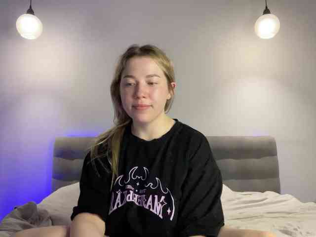 AlyraSun webcam