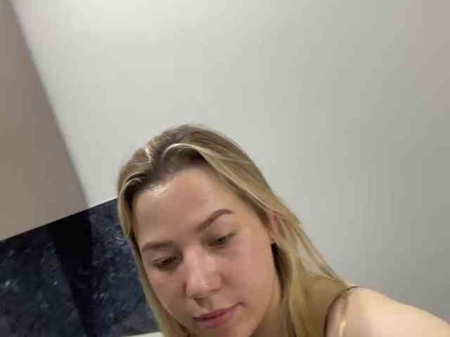 AlyraSun webcam