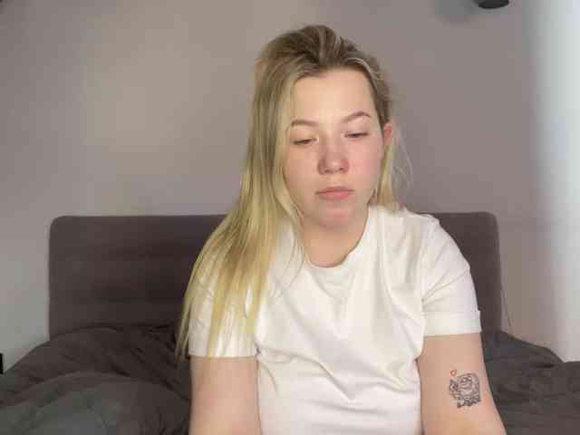 AlyraSun webcam