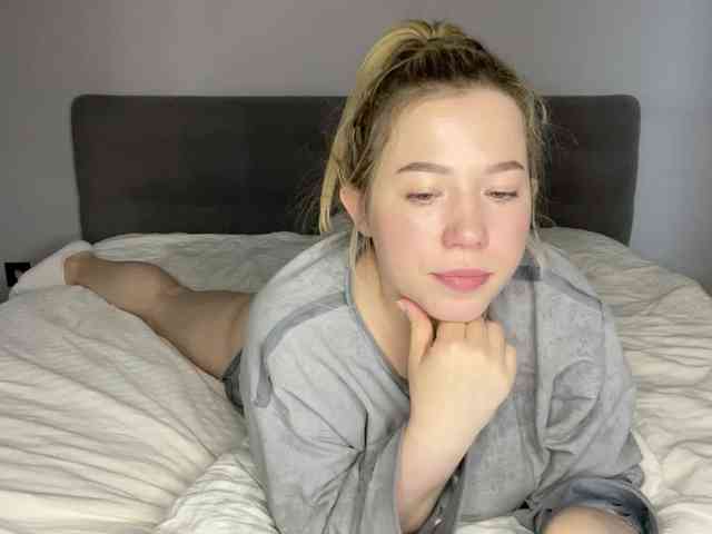 AlyraSun webcam