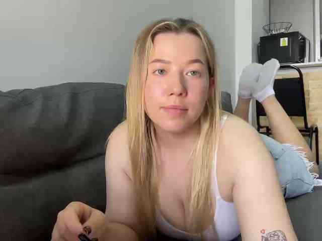 AlyraSun webcam
