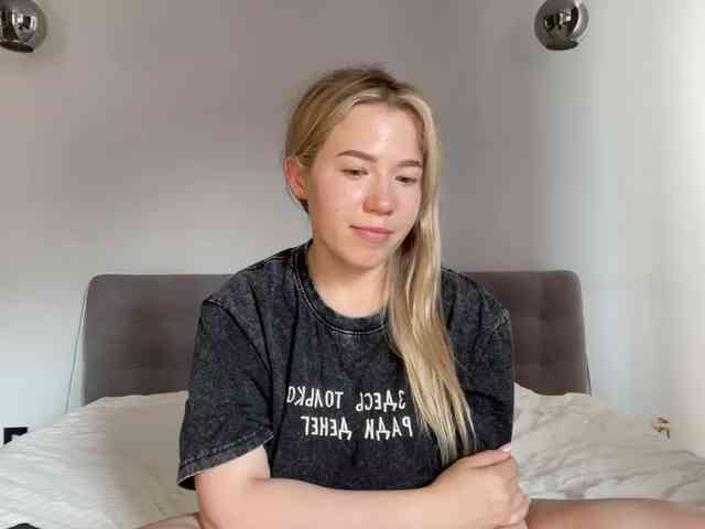 AlyraSun webcam