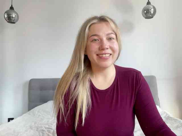 AlyraSun webcam
