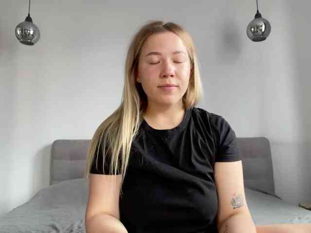 AlyraSun webcam