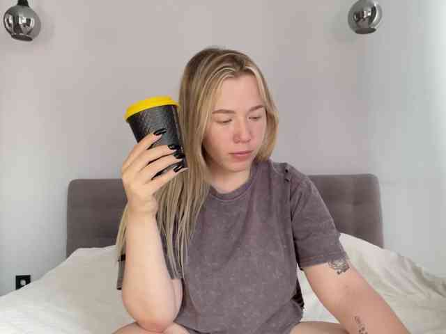 AlyraSun webcam