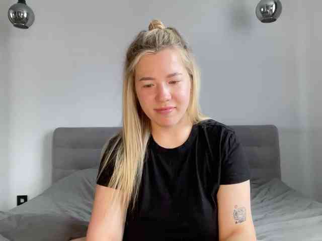 AlyraSun webcam